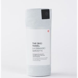 Lululemon The BIG towel in gray